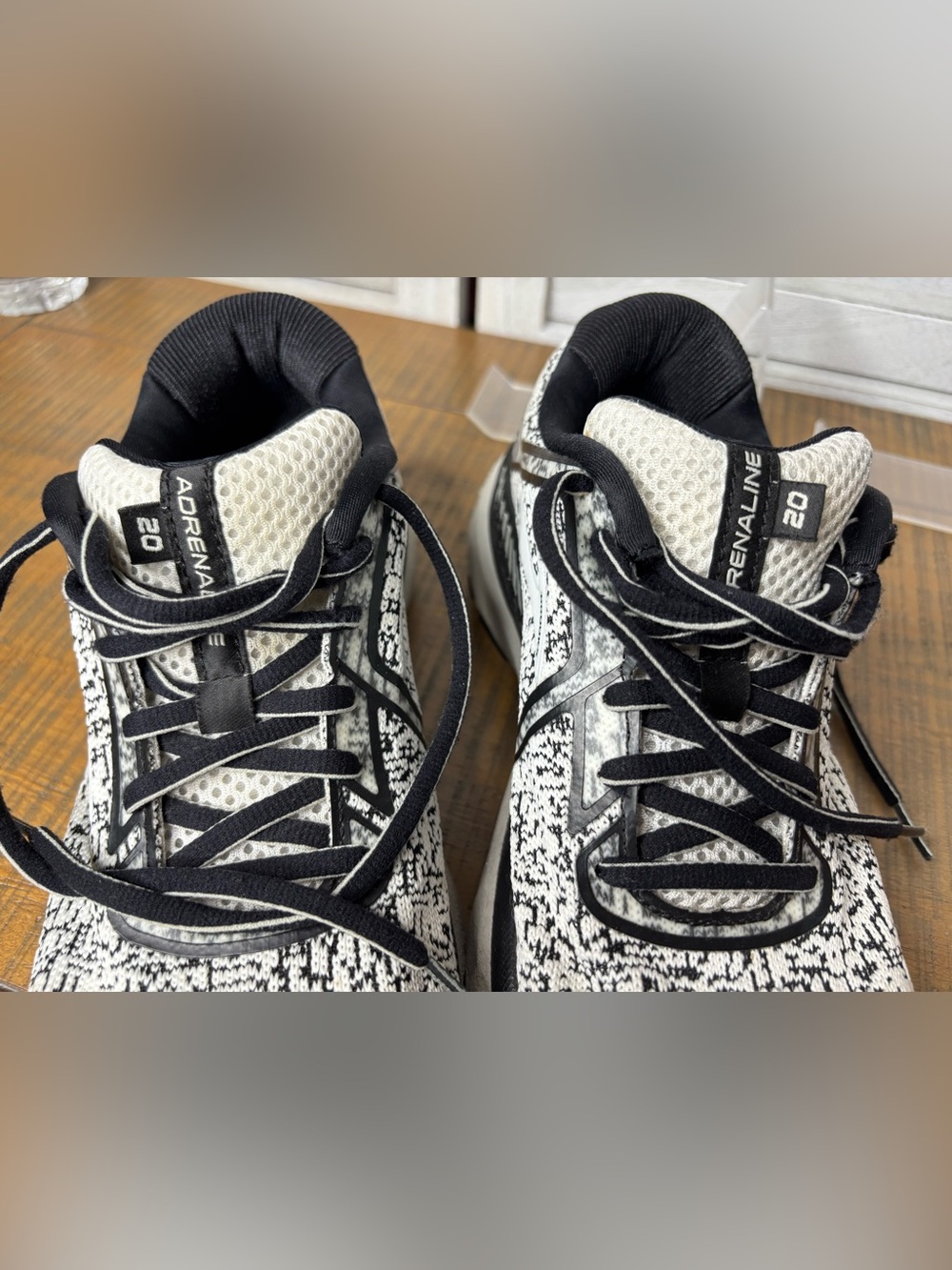 Brooks Adrenaline GTS 20 Oreo Black White Running Shoes Womens 9 M No Insoles - Picture 11 of 16